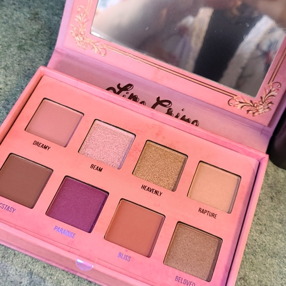 Venus III Eyeshadow Pallette - Picture 2 of 3